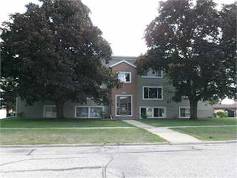 2406 W 3rd Street, Cedar Falls, IA 50613