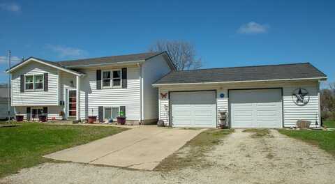 230 Berkey St., Maynard, IA 50655