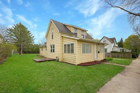 1410 Walnut Street, Cedar Falls, IA 50613