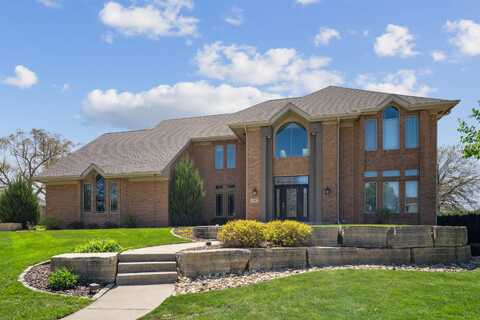 1747 Pinehurst Lane, Waterloo, IA 50701