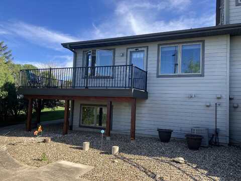 3927 Memory Lane, Waterloo, IA 50702