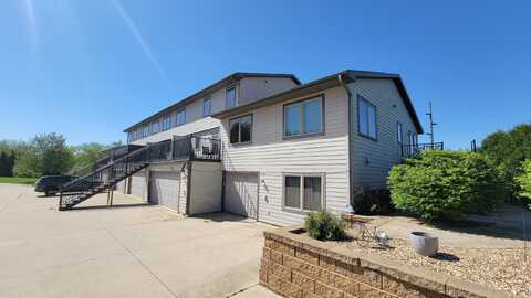 3927 Memory Lane, Waterloo, IA 50702
