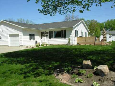 415 Park Street, Osage, IA 50461