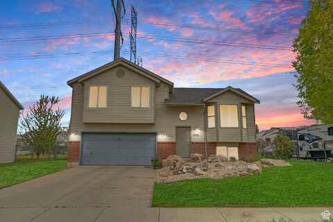 1976 N 1720 W, Clinton, UT 84015