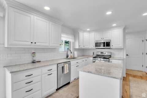 982 ORCHARD, River Heights, UT 84321