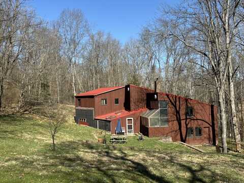 3761 Old US 33, Athens, OH 45701