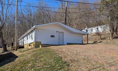 18 North St, Glouster, OH 45732