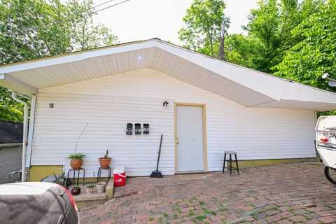 18 North St, Glouster, OH 45732