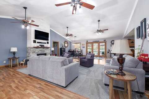 2475 Lee Cir, Syracuse, OH 45779