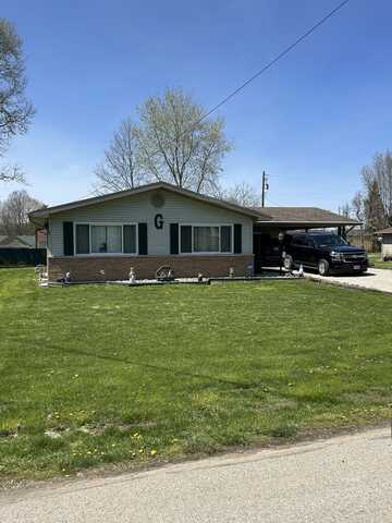 32 Clinton St, The Plains, OH 45780