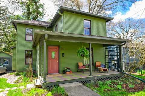 93 Second St, Athens, OH 45701