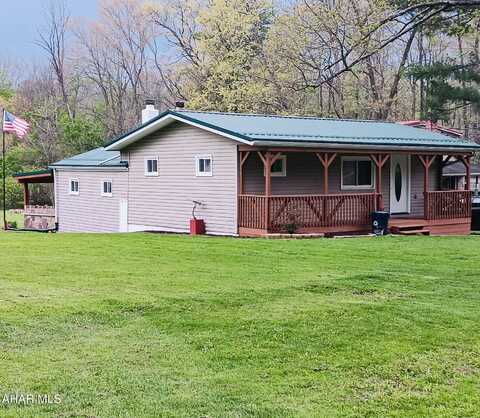 621 S Carlisle Lane, Altoona, PA 16602