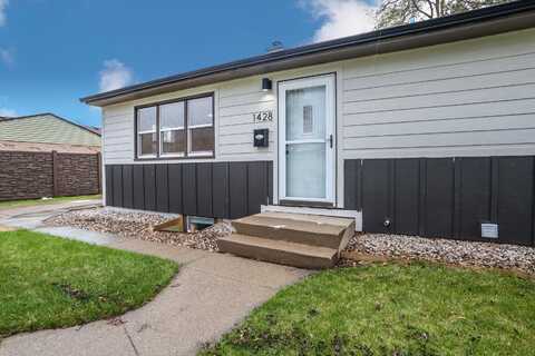 1428 Royal Road, Aberdeen, SD 57401
