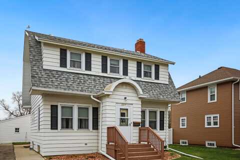 1317 S 2nd Street, Aberdeen, SD 57401