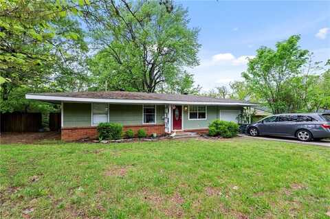 1231 N Oak AVE, Fayetteville, AR 72703