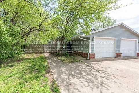 2032 Leverett AVE, Fayetteville, AR 72703
