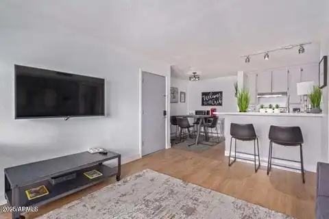 8055 E THOMAS Road, Scottsdale, AZ 85251