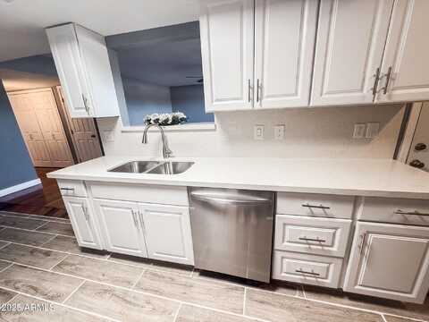 7903 N 61ST Avenue, Glendale, AZ 85301
