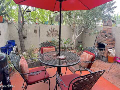 4201 E CAMELBACK Road, Phoenix, AZ 85018