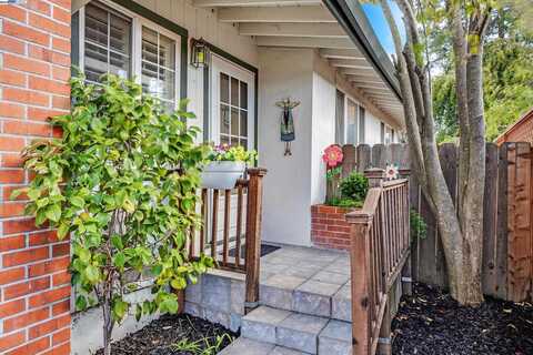 1667 Spruce St, Livermore, CA 94551