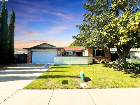 3025 Monticello Dr, Stockton, CA 95209