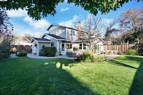 27 Serene Ct, Danville, CA 94526