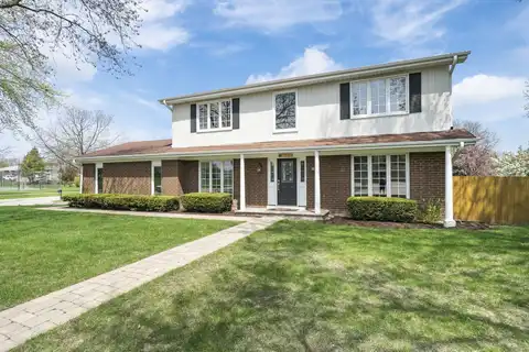 2350 E. White Oak Street, Mount Prospect, IL 60056