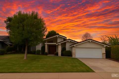 5804 Dorset Drive, Bakersfield, CA 93306