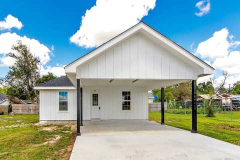 172 Market St, Raceland, LA 70394