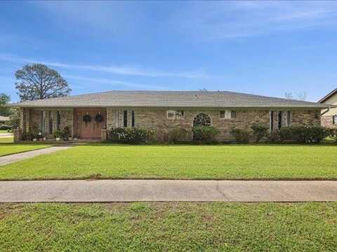 3145 Greenwillow Dr., Port Neches, TX 77651