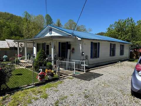44 Old Mill ROad, OCEANA, WV 24870