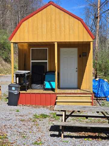 3279 Appalachian Hwy, ROCK VIEW, WV 24880