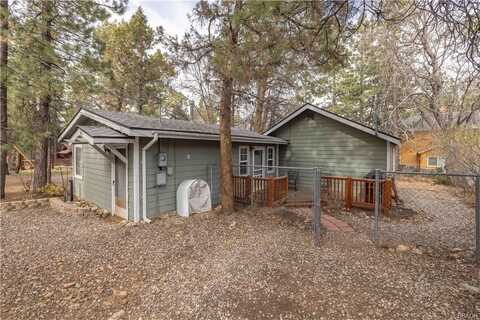363 Cedar Lane, Sugarloaf, CA 92386