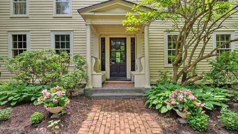 1368 Sunset Rd, Castleton-on-Hudson, NY 12033