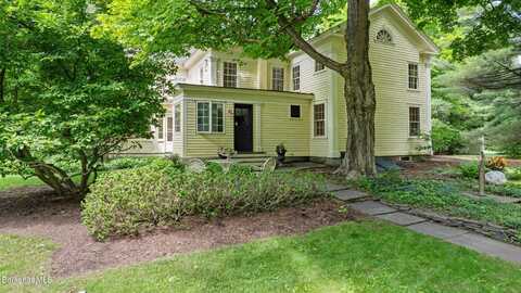 1368 Sunset Rd, Castleton-on-Hudson, NY 12033