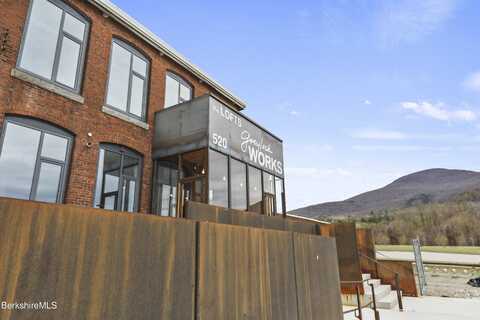 520 State Rd, North Adams, MA 01247
