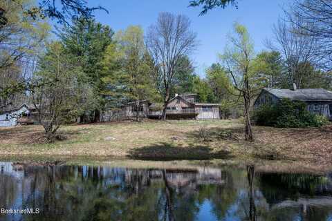 207-209 Main St, Becket, MA 01223