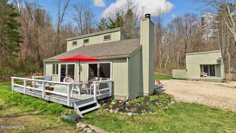 17 2nd St, Egremont, MA 01230