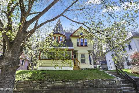 50 Gallup St, North Adams, MA 01247