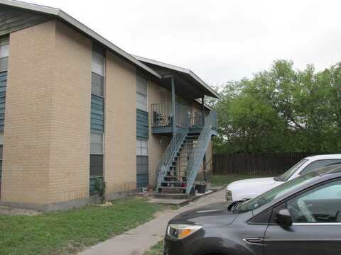 204 W Walton ST, Beeville, TX 78102