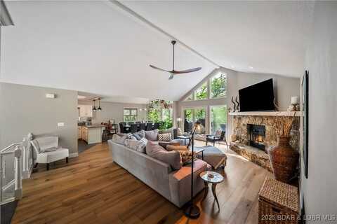 1088 Cornett Branch Road, Four Seasons, MO 65049
