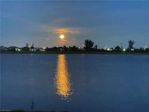 663 Parkshore Lake, CAPE CORAL, FL 33993
