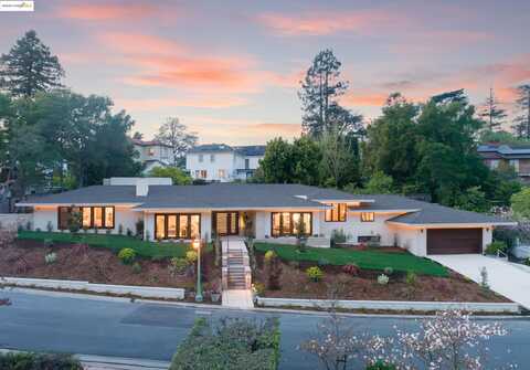 30 Lincolnshire Dr, Oakland, CA 94618