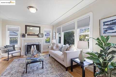 2256 48Th Ave, Oakland, CA 94601