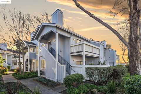 92 Schooner Ct, Richmond, CA 94804