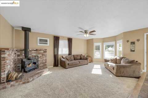 17424 Livermore CT, Soulsbyville, CA 95372