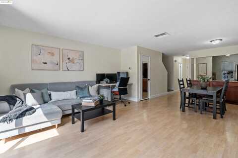 1535 Parkwood Pl, Concord, CA 94521