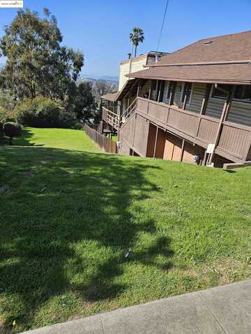 7807 Outlook Ave, Oakland, CA 94605