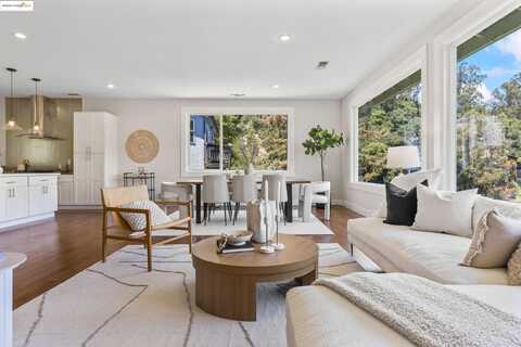 6220 Valley View Rd, Oakland, CA 94611