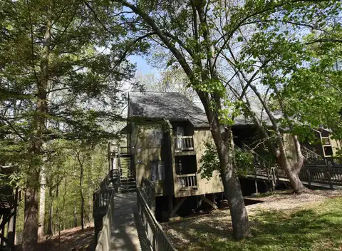 9428 S Lake Ridge Drive, Bloomington, IN 47401